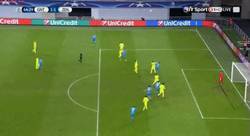 Enlace a GIF: Goool del Zenit que empata el marcador y da esperanzas al Valencia si da la vuelta al marcador