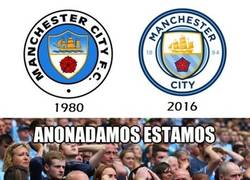 Enlace a Muy innovador el escudo del Manchester City