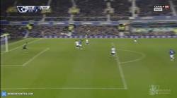 Enlace a GIF: El golazo de Lennon en el Everton-Tottenham