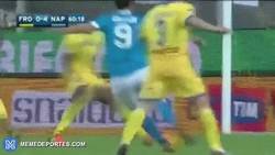 Enlace a GIF: El golazo que marcó Higuaín ante el Frosinone. ¡Jugón!