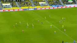 Enlace a GIF: Gol de Griezmann que no perdona frente a Las Palmas