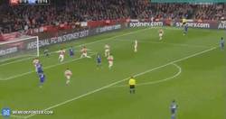 Enlace a GIF: Gol de Diego Costa que adelanta al Chelsea frente al Arsenal