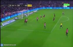 Enlace a GIF: ¡Goool de Suárez que empata el partido!