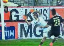Enlace a GIF: GOLAZO de Paulo Dybala que empieza a ser importante en la Juventus