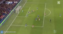 Enlace a GIF: Menudo golazo de Lingard al Chelsea. 0-1 en el Bridge