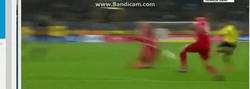 Enlace a GIF: Golazo de Mkhitaryan ante el Hannover