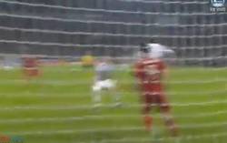 Enlace a GIF: Gol de Müller que adelanta al Bayern frente a la Juventus