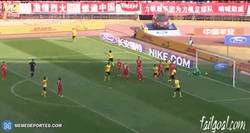 Enlace a GIF: Así fue el primer gol de Jackson Martínez en el fútbol chino