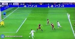 Enlace a GIF: El gol de James frente a la Roma que sentencia la eliminatoria