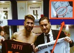 Enlace a Ramos demostrando una vez más el motivo por el que se sacó la ESO con 27 años