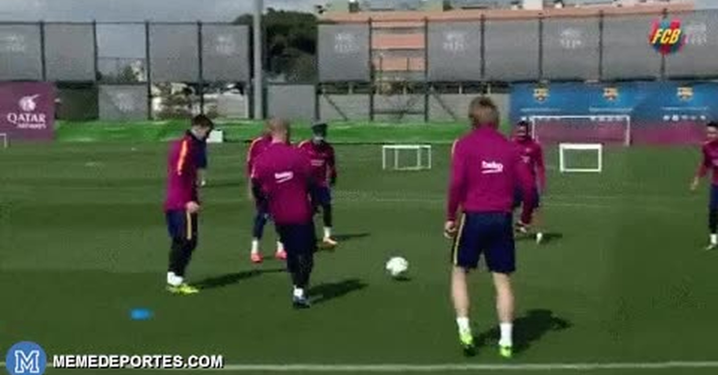 [ MEMEDEPORTES ] GIF: No hay nada peor que estar en medio de un rondo ...