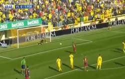 Enlace a GIF: Gol de Neymar de penalti a lo Panenka