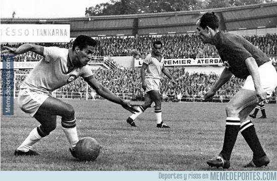 826841 - Las botas de fútbol usadas por los mejores jugadores de la historia según la IFHSS