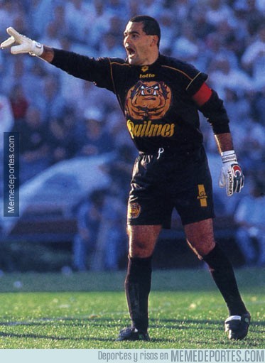 827172 - Los guantes de fútbol usados por los mejores porteros de la historia según la IFHSS