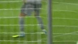 Enlace a GIF: Pase de Müller para que Götze amplie el marcador ante Italia
