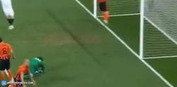 Enlace a GIF: Gol de Vitolo que adelanta al Sevilla en la Sevilla League