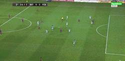 Enlace a GIF: Menuda asistencia de Messi para que Suárez meta el 0-2 en el Villamarín