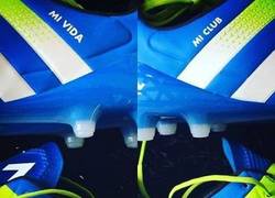 Enlace a Las botas que usará Arbeloa para su despedida en el Bernabéu