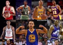 Enlace a Stephen Curry se une al selecto club de jugadores que han repetido MVP junto con estas 12 leyendas