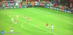 Enlace a GIF: El golazo de Hazard para poner el 3-0 Frente a Hungría