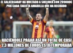 Enlace a Galatasaray multa por 2,3 millones de dólares a Sneijder por ‘exceso’ de amarillas