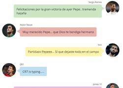 Enlace a Los jugadores del Real Madrid felicitan a Pepe e ignoran a CR7 en Whatsapp