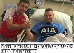 Enlace a Un aficionado del Arsenal salva la vida a otro del Tottenham
