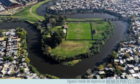 892627 - Los 10 estadios de fútbol más extraños en todo el mundo