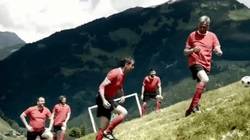 Enlace a Jugar a fútbol en una montaña parece divertido ¿Lo intentarías?