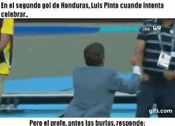 Enlace a Jorge Luis Pinto, seleccionador de Honduras tiene clase hasta para reírse de sí mismo