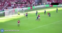 Enlace a GIF: Gol de Ibrahimovic que pone el 1-2 en el marcador en la Community Shield
