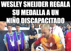 Enlace a El gesto de Sneijder que se merece todo el respeto del mundo