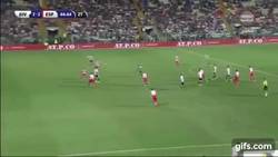 Enlace a GIF: El espectacular gol de Paulo Dybala con el que Juventus logró rescatar el empate ante Espanyol