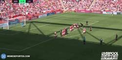 Enlace a GIF: Coutinho sigue a lo suyo: golazo de tiro libre contra el Arsenal