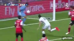 Enlace a GIF: ¡Al fin marcó! El primer gol de Morata tras su vuelta al Real Madrid en el Santiago Bernabeu
