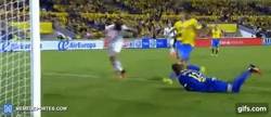 Enlace a GIF: El gol de Asensio que adelantaba al Real Madrid