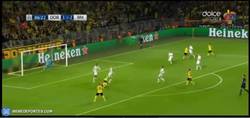 Enlace a GIF: El gol del Schürrle que ponía el empate en el marcador