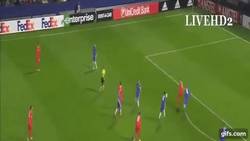 Enlace a GIF: El primer gol de la jornada de la Europa League, viene de un buen gol de Kalinic