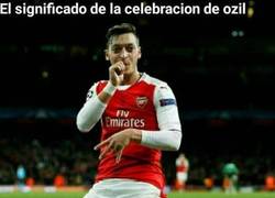 Enlace a ¡Quiero la celebración de Özil para el FIFA 18 ya!
