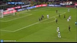 Enlace a GIF: La espectacular parada de Donnarumma en la última jugada del partido frente a la Juventus