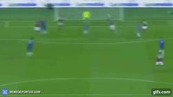 Enlace a GIF: Con este gol de Kouyaté, el West Ham esta derrotando en Copa de Liga al Chelsea