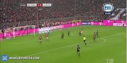 Enlace a GIF: Goooooool de Xabi Alonso al Leipzig y amplia distancias en el marcador