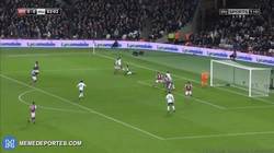 Enlace a GIF: Jugadón de Rashford y gol de Mata que habría el marcador para la victoria del United