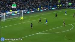 Enlace a GIF: Lukaku adelanta al Everton frente al City