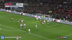 Enlace a GIF: ¡Schweinsteiger hace el cuarto para el United!