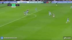 Enlace a GIF: Otra asistencia de Gabriel Jesus, esta vez para De Bruyne ante el West Ham