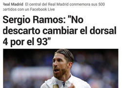 Enlace a Sergio Ramos está un poco confundido. Igual cree que juega a baloncesto