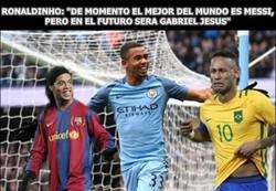 Enlace a Ronaldinho predice quién será el futuro Messi