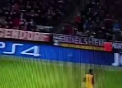 Enlace a VÍDEO: La afición del Arsenal estalla contra Özil por hacer esto ante el Bayern