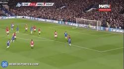 Enlace a GIF: Golazooooooo de Kanté que adelanta al Chelsea frente al United